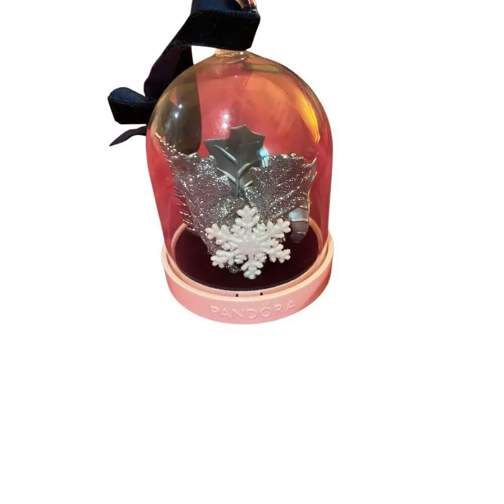Pandora limited edition winter wonderland, 2019 glass globe ornament